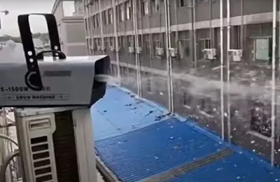1500W Snow Machine