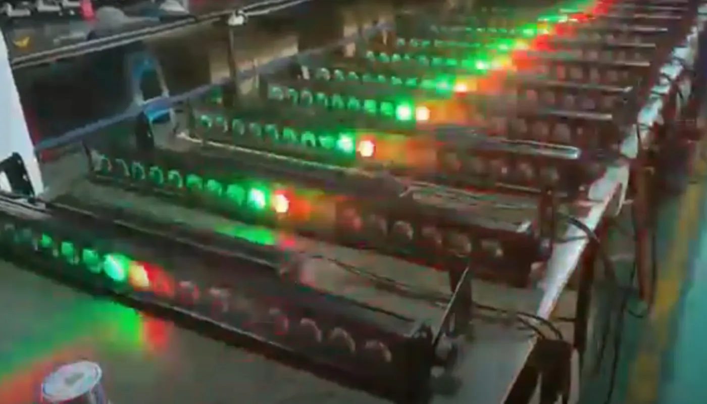 Video of 18pcs 10W 4in1 Point controlled Wall Washer